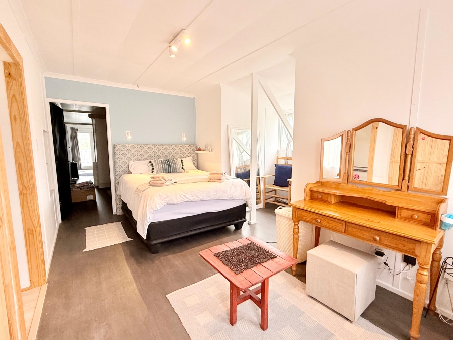 5 Bedroom Property for Sale in Sandbaai Western Cape